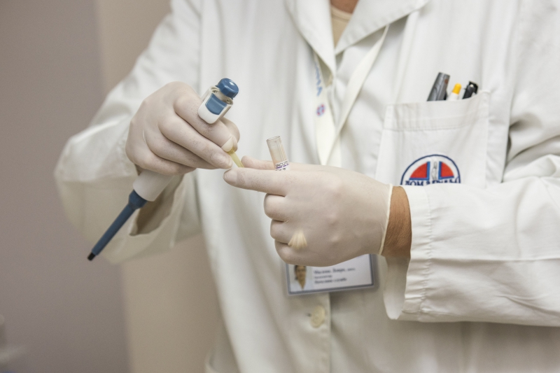 medecin-STE AGNES-min_person-white-care-medicine-health-laboratory-917211-pxhere.com